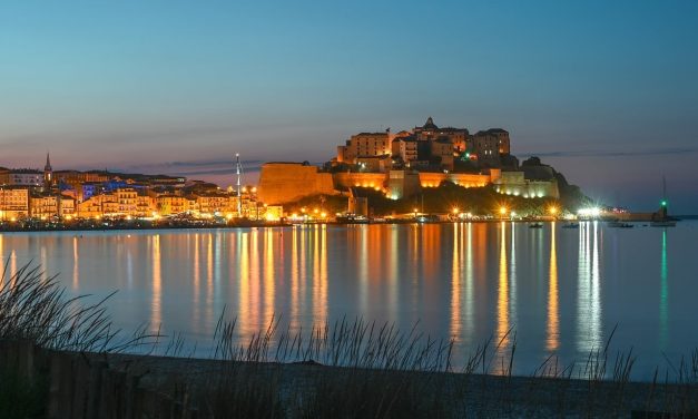 Vacances en Corse : comment se loger pas cher ?